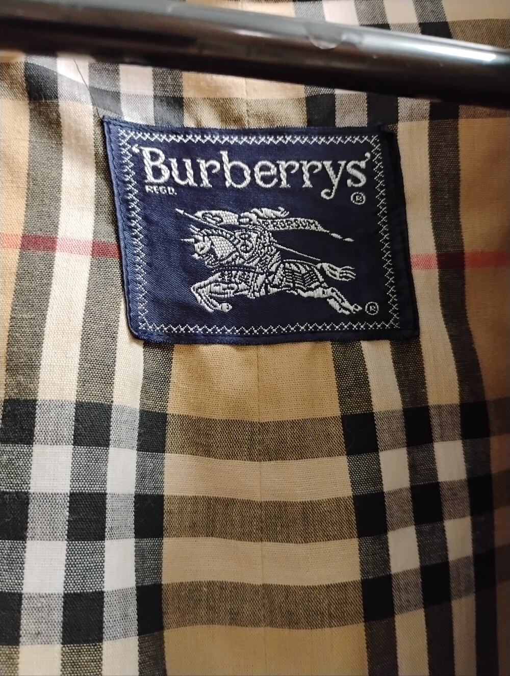 Vintage Burberry Classic Beige Trench Coat with Plaid Lining - Picture 7 of 15